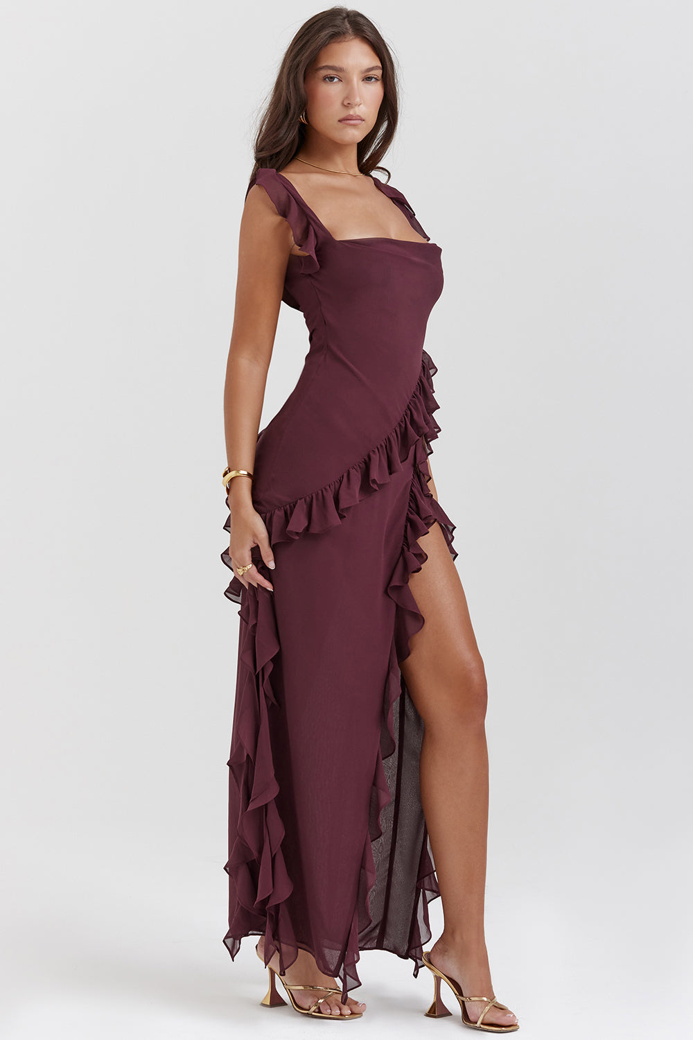 Robe femme longue – Fente haute – Bretelles réglables – Détail volant – Coupe élégante