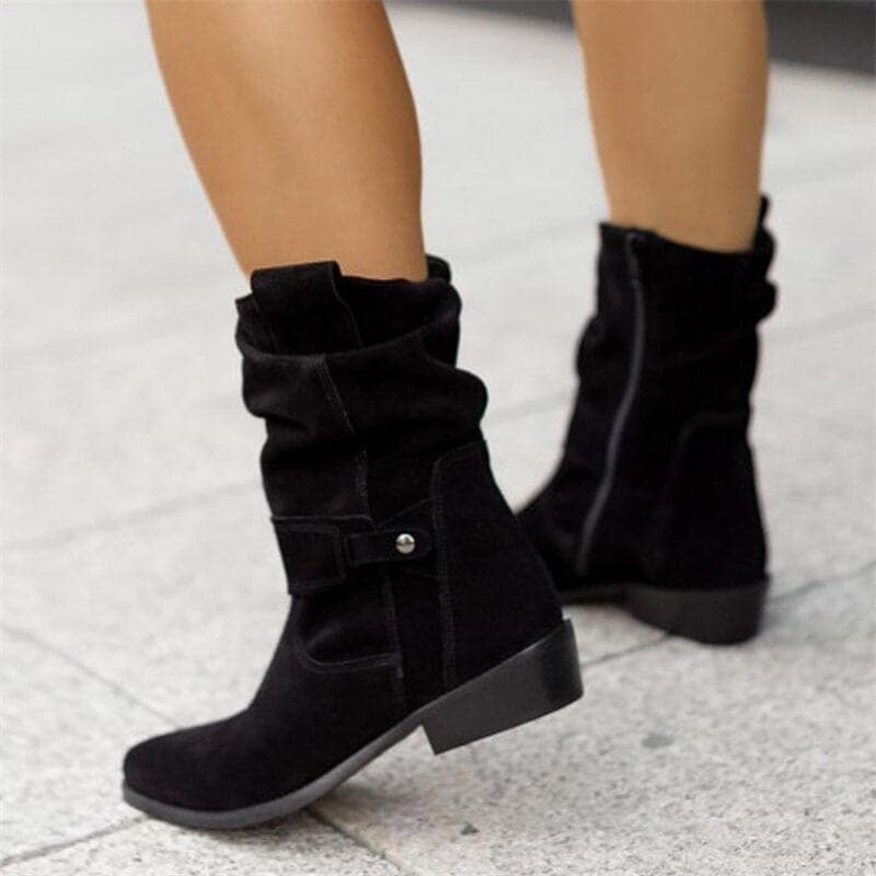 Bottes femme – Suédine souple – Coupe ample – Boucles décoratives – Style décontracté