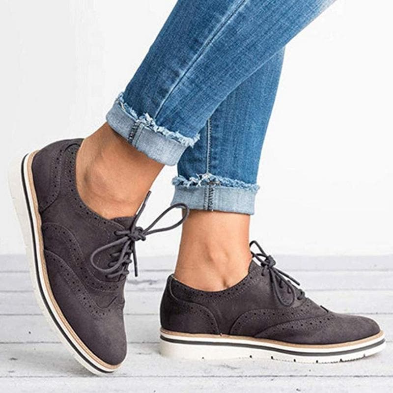 Chaussures Derby femme – Cuir suédé – Détail brogue – Lacets – Semelle confort