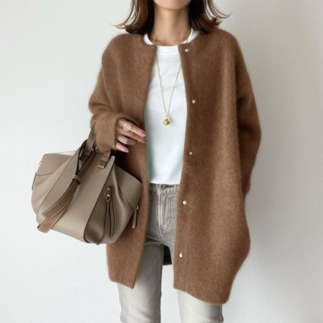 Cardigan long femme – Coupe oversize – Maille douce – Boutons discrets – Col rond