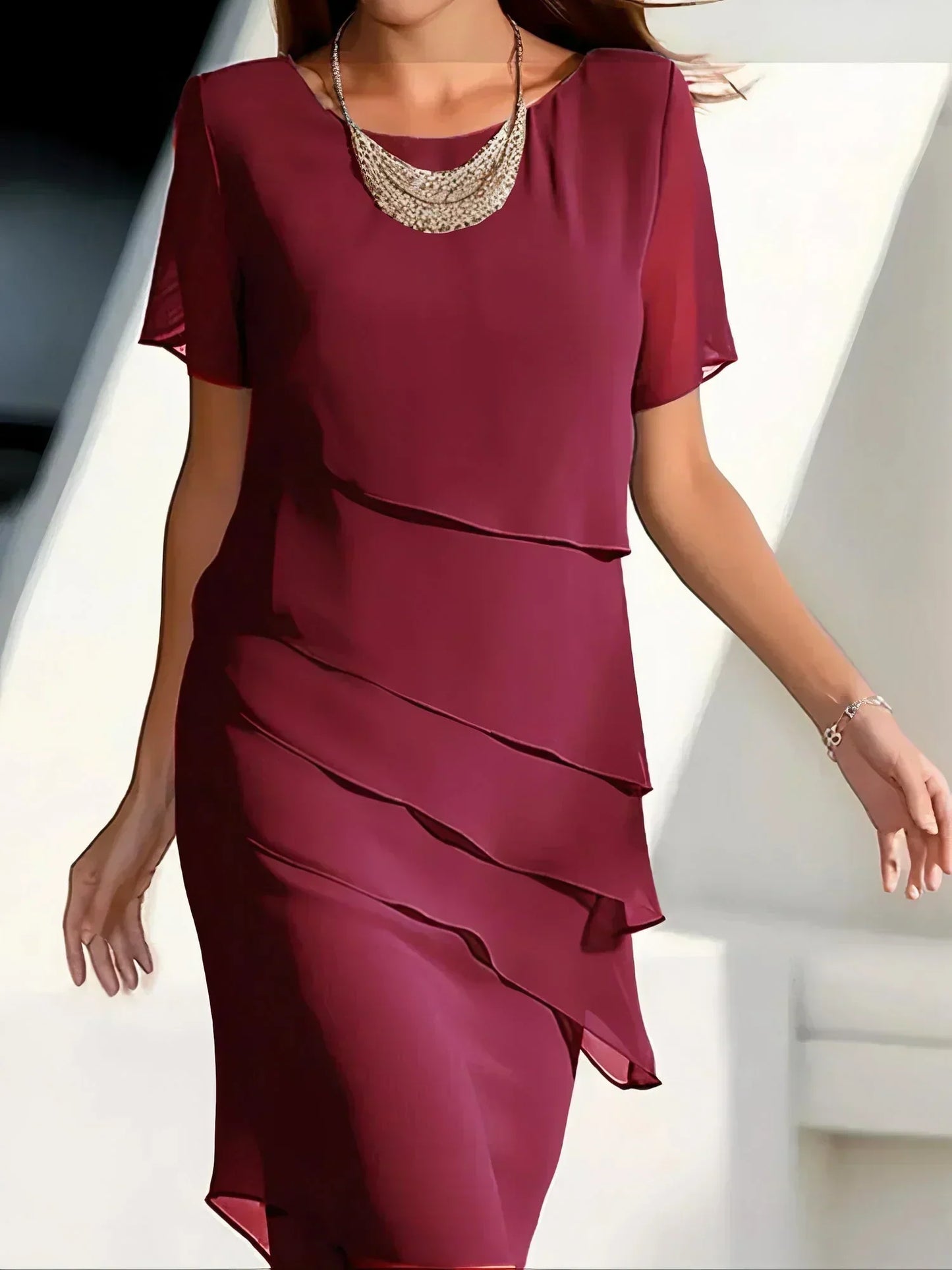 Robe femme – Coupe ajustée – Volants superposés – Manches courtes transparentes