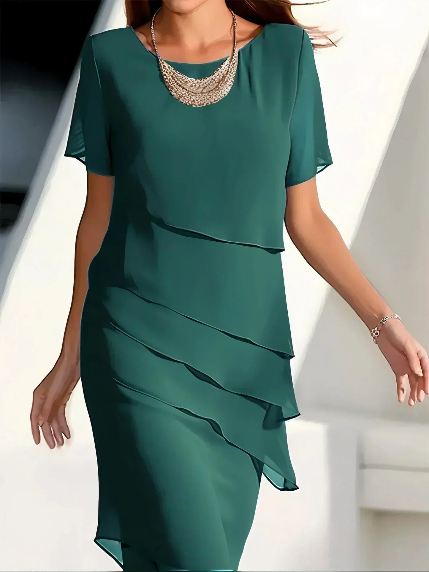 Robe femme – Coupe ajustée – Volants superposés – Manches courtes transparentes
