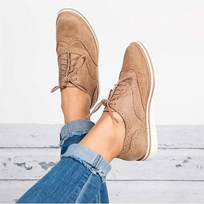 Chaussures Derby femme – Cuir suédé – Détail brogue – Lacets – Semelle confort
