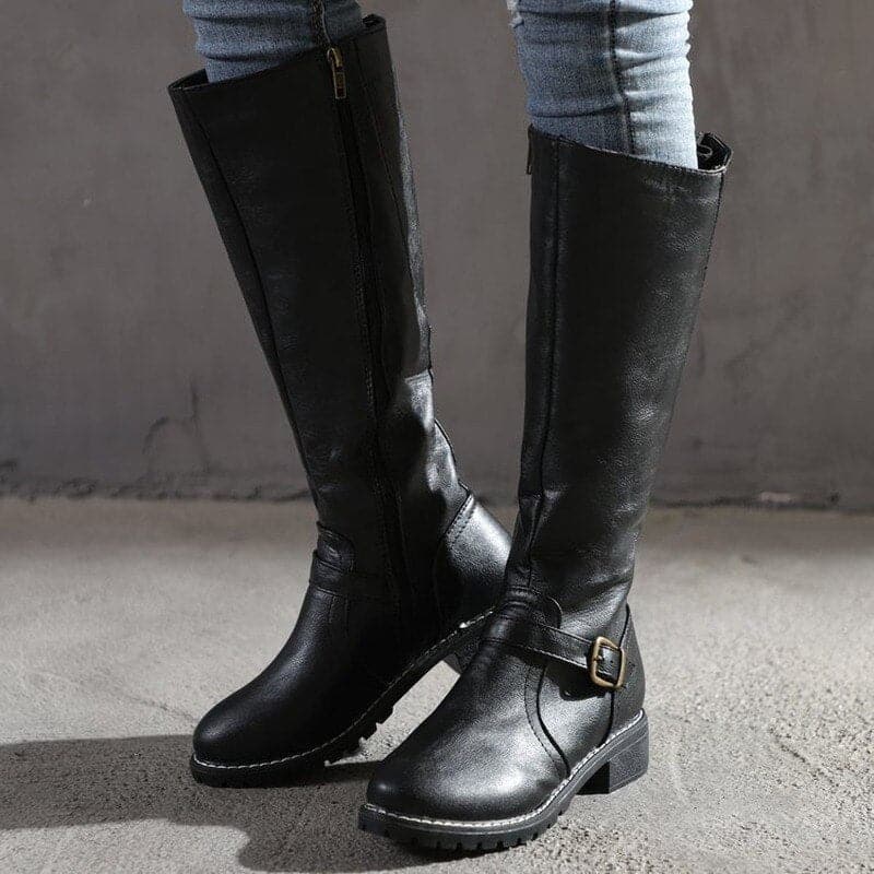 Bottes hautes femme – cuir lisse – talon bloc confortable – bout rond – boucle décorative