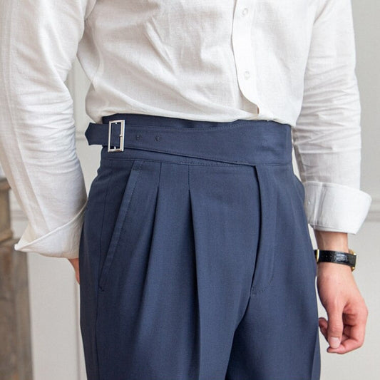 Pantalon homme élégant – Taille haute – Coupe ajustée – Pinces – Boucles réglables
