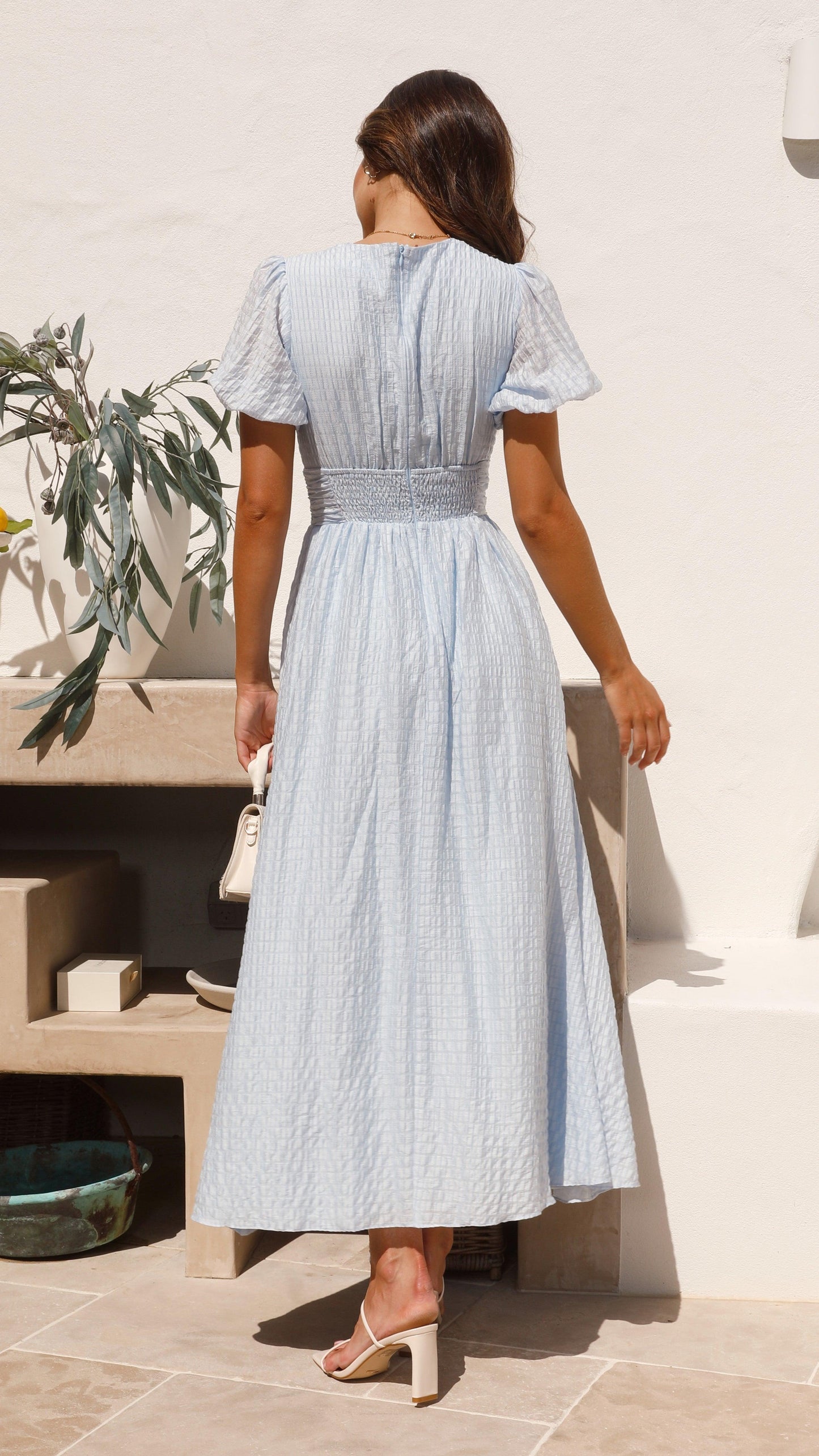 Robe longue femme – Tissu fluide respirant – Boutonnée – Manches longues