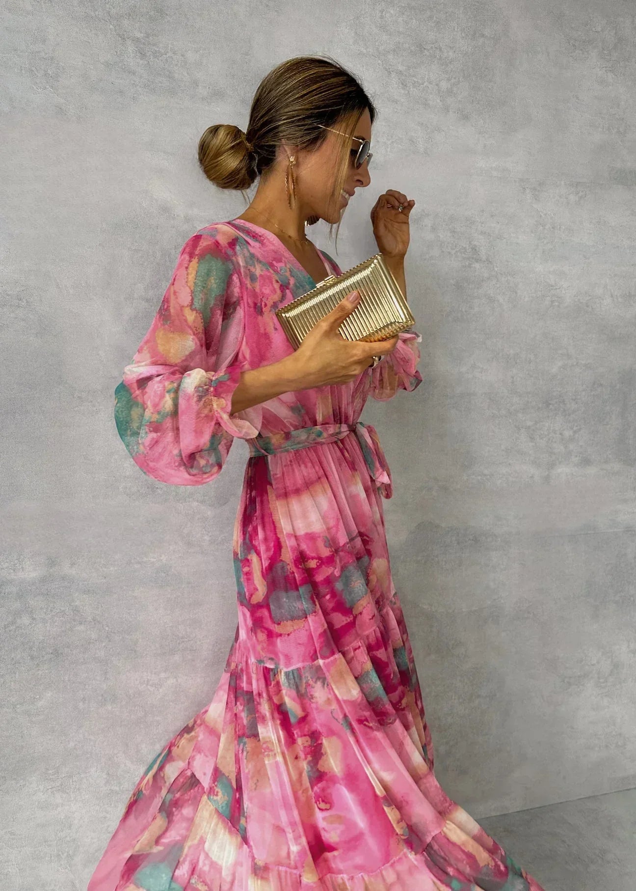Robe longue femme – Manches longues – Décolleté en V – Ceinture ajustée – Tissu léger